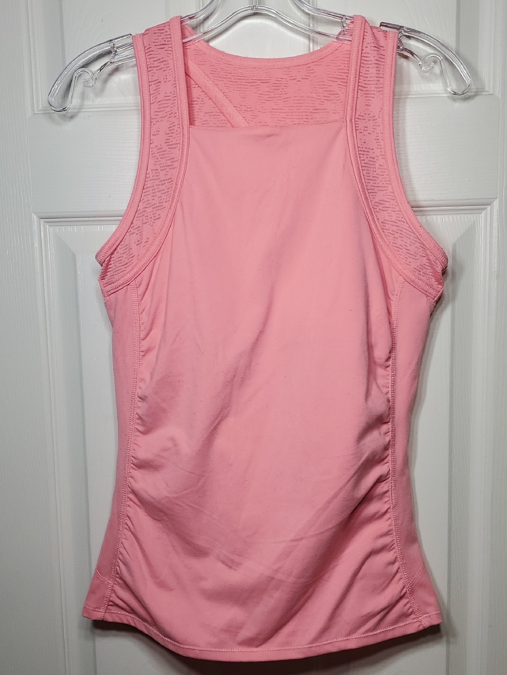 Soybu Coral Keyhole Athletic Tank Top with Built-In Bra Women's Medium